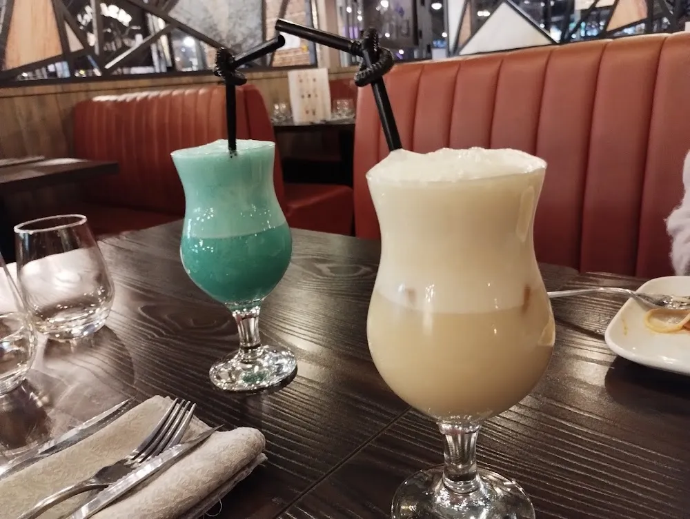 Pina Colada E Swimming Pool